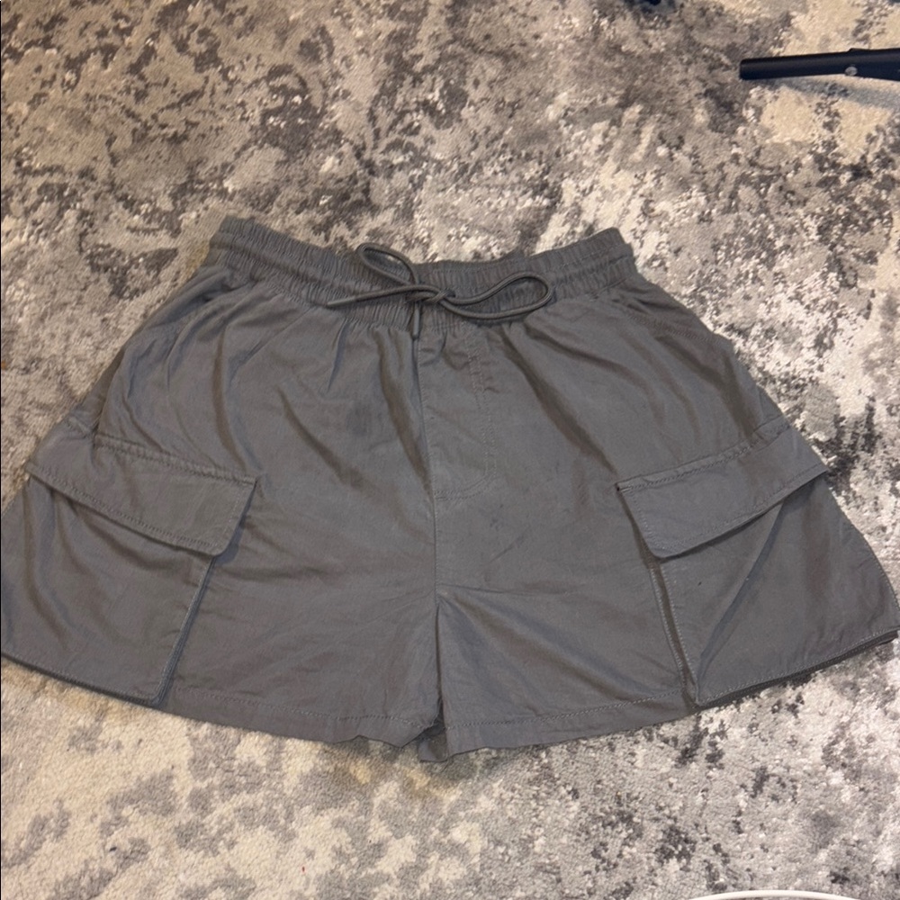 Forever 21 Gray Cargo Shorts Relaxed Fit